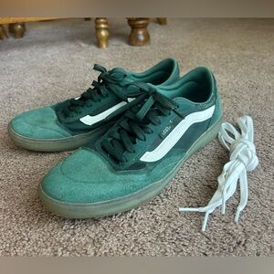 LIKE NEW Vans AVE Pro in Pine Green